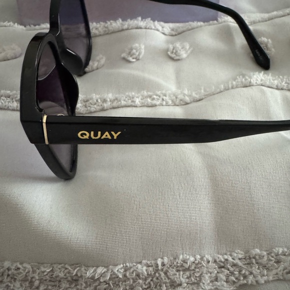 Quay Black Sunglasses - Picture 7 of 10